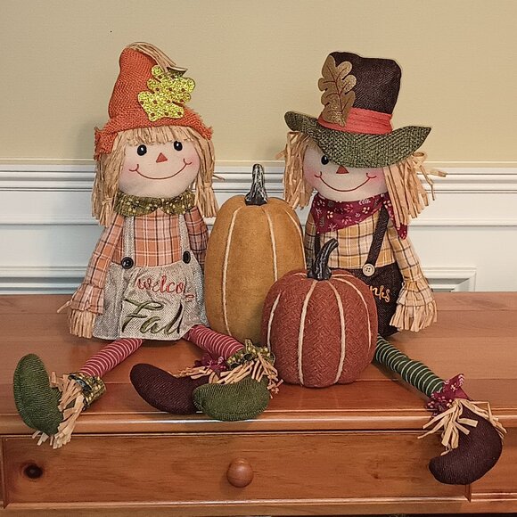 Halloween Autumn Scarecrows and Pumpkins - Picture 1 of 11